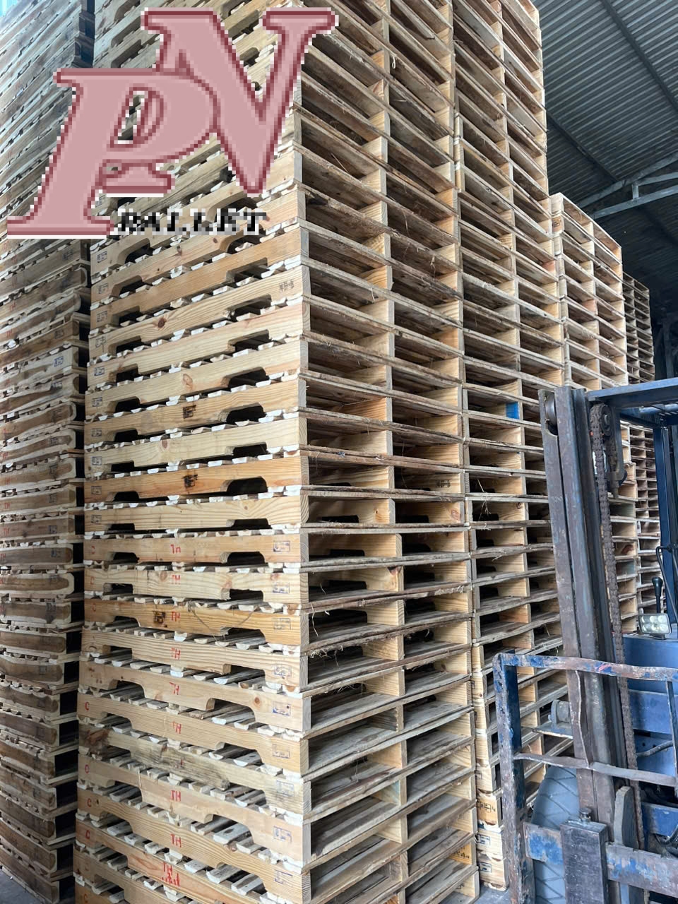 pallet gỗ long thành