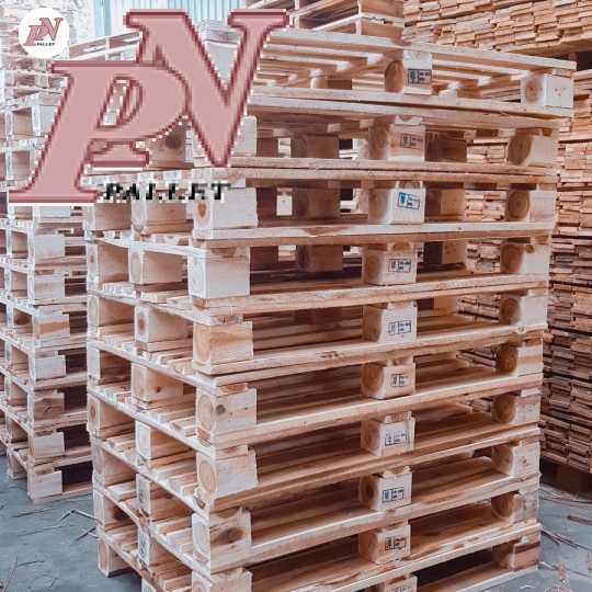 pallet gỗ thông